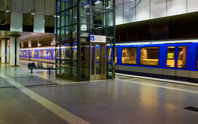 Lines and Stations U2