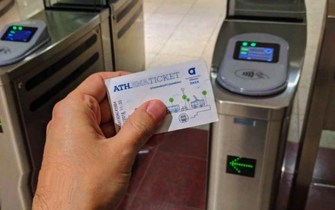 Athens Metro Using the Card