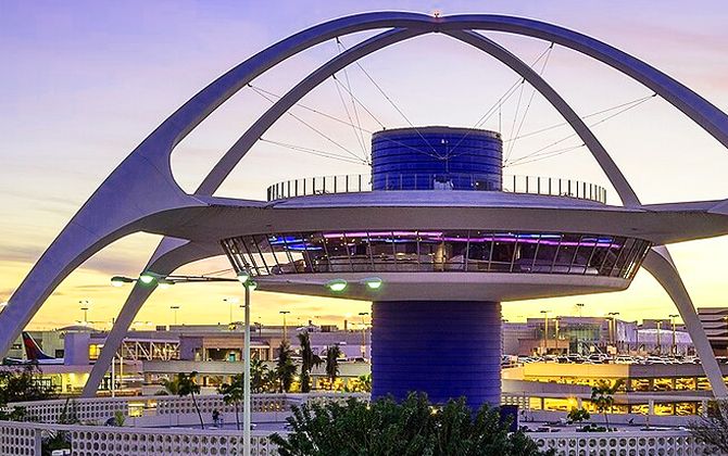 Los Angeles Metro Rail Connection to the airport